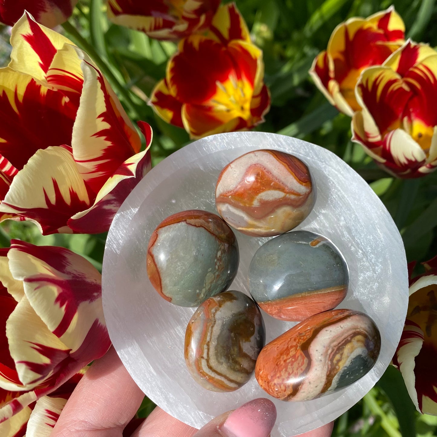 Polychroom jaspis mini handsteen