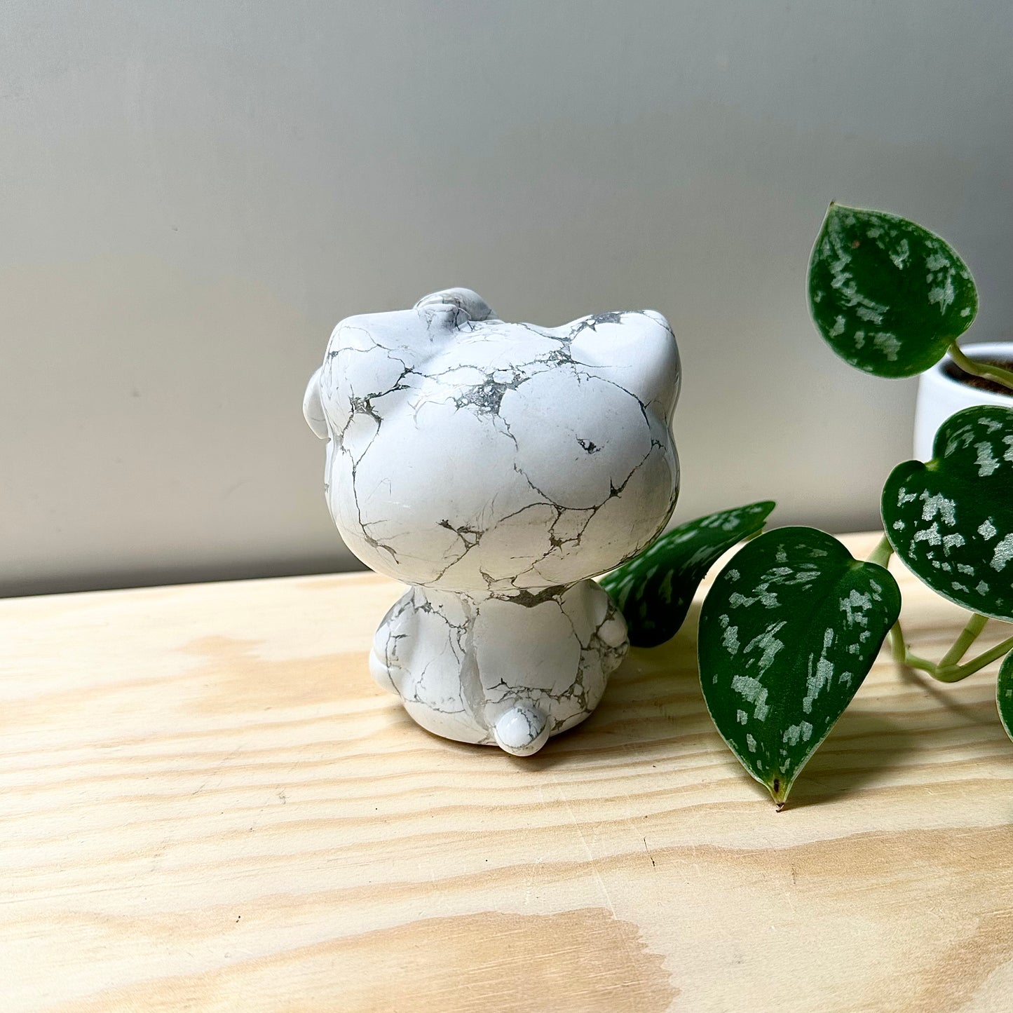 Hello Kitty carving