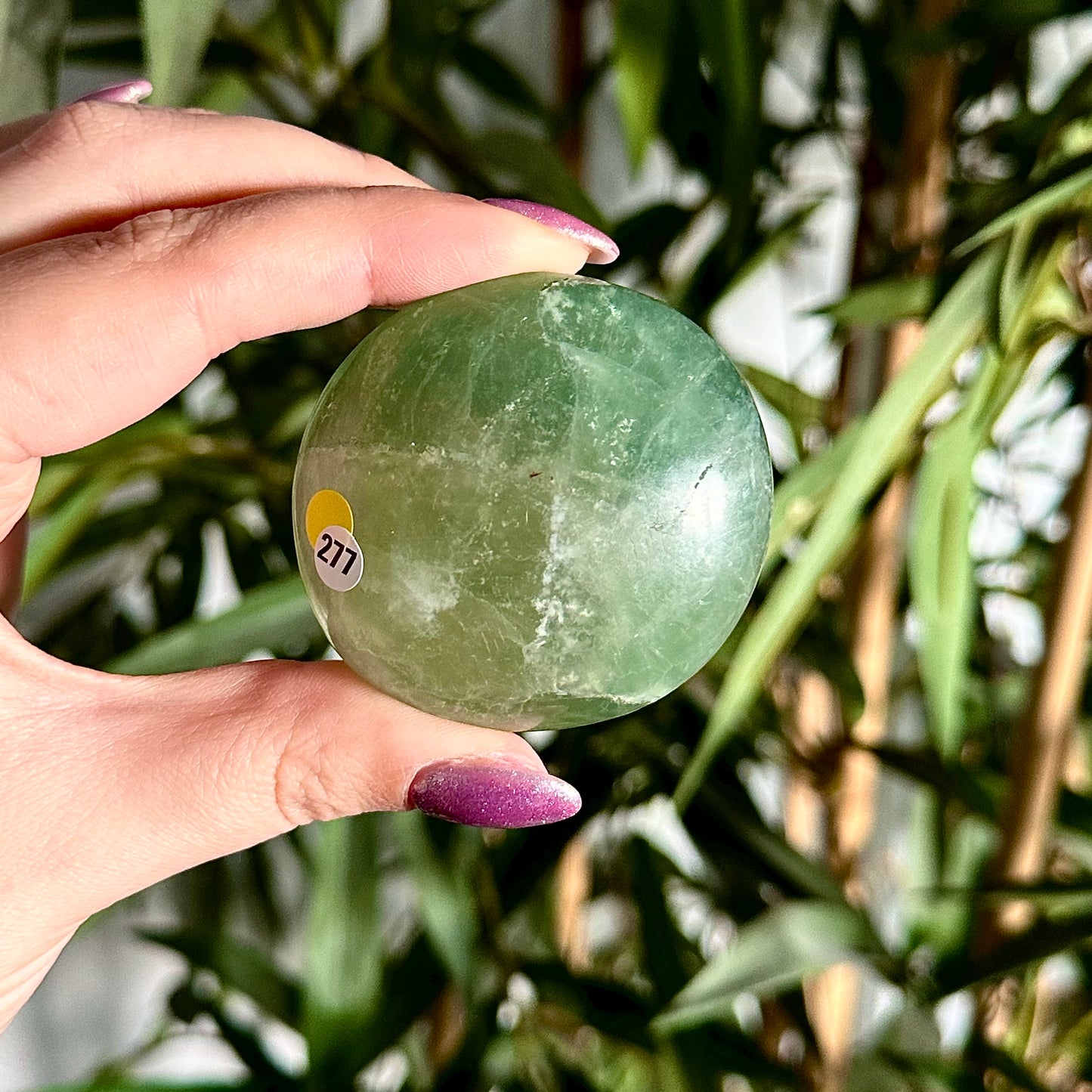 Groene fluoriet handsteen #277