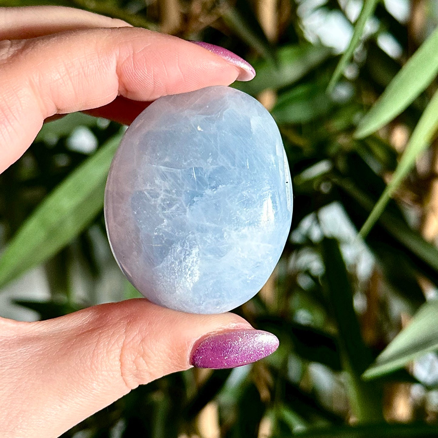 Blauwe calciet handsteen #468