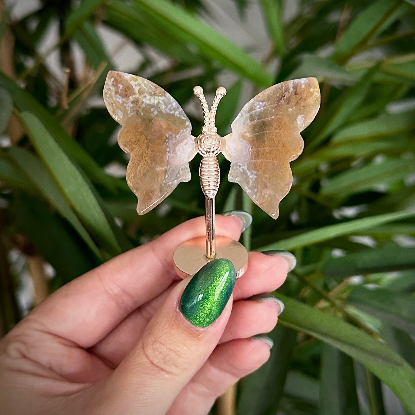 Kleine vlinder op standaard