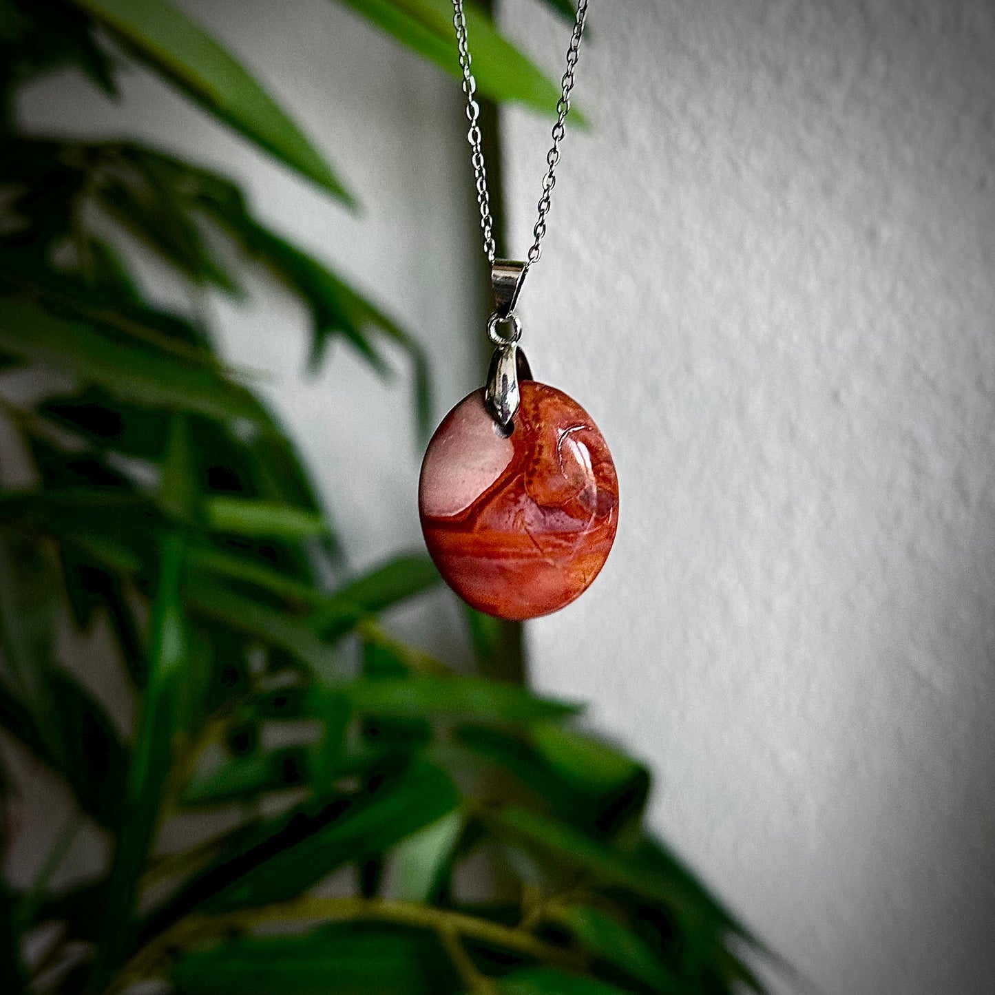 Polychroom jaspis kettinghangers - zilver