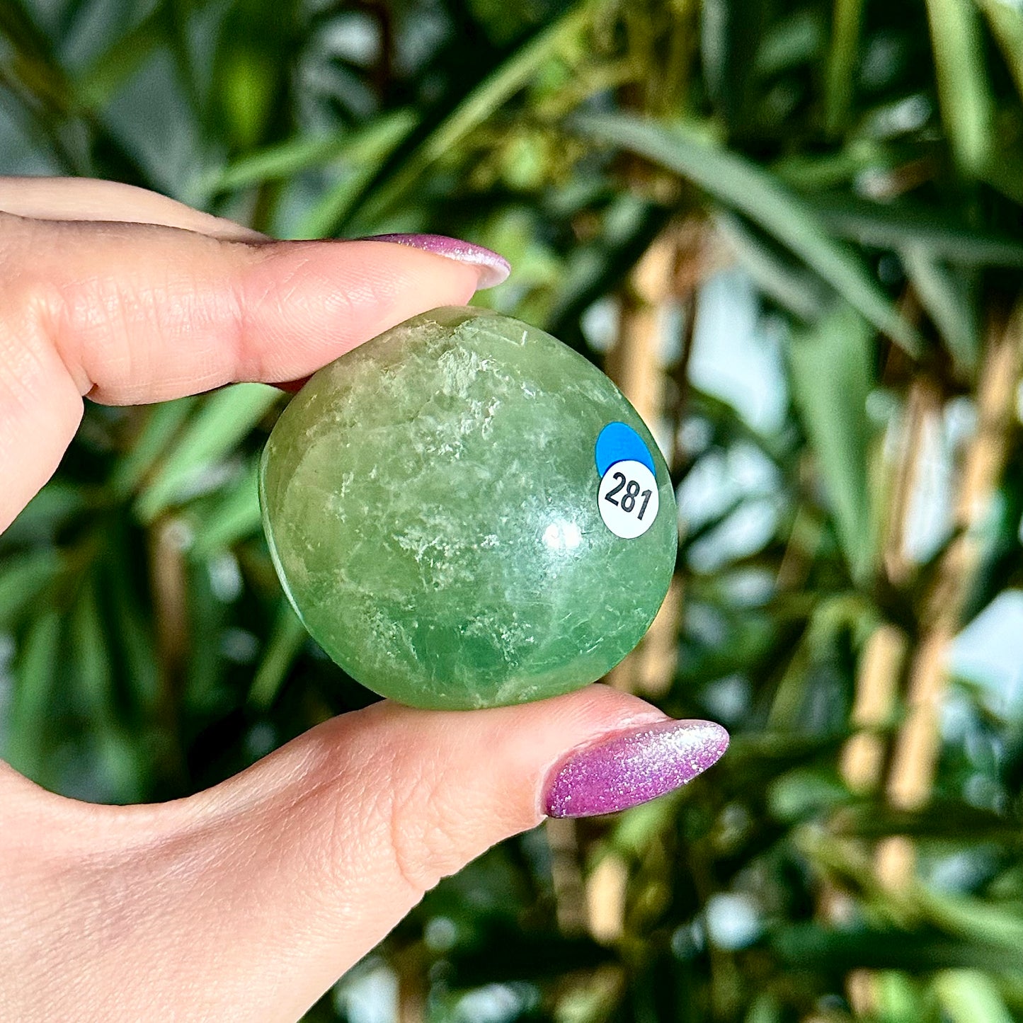 Groene fluoriet handsteen #281