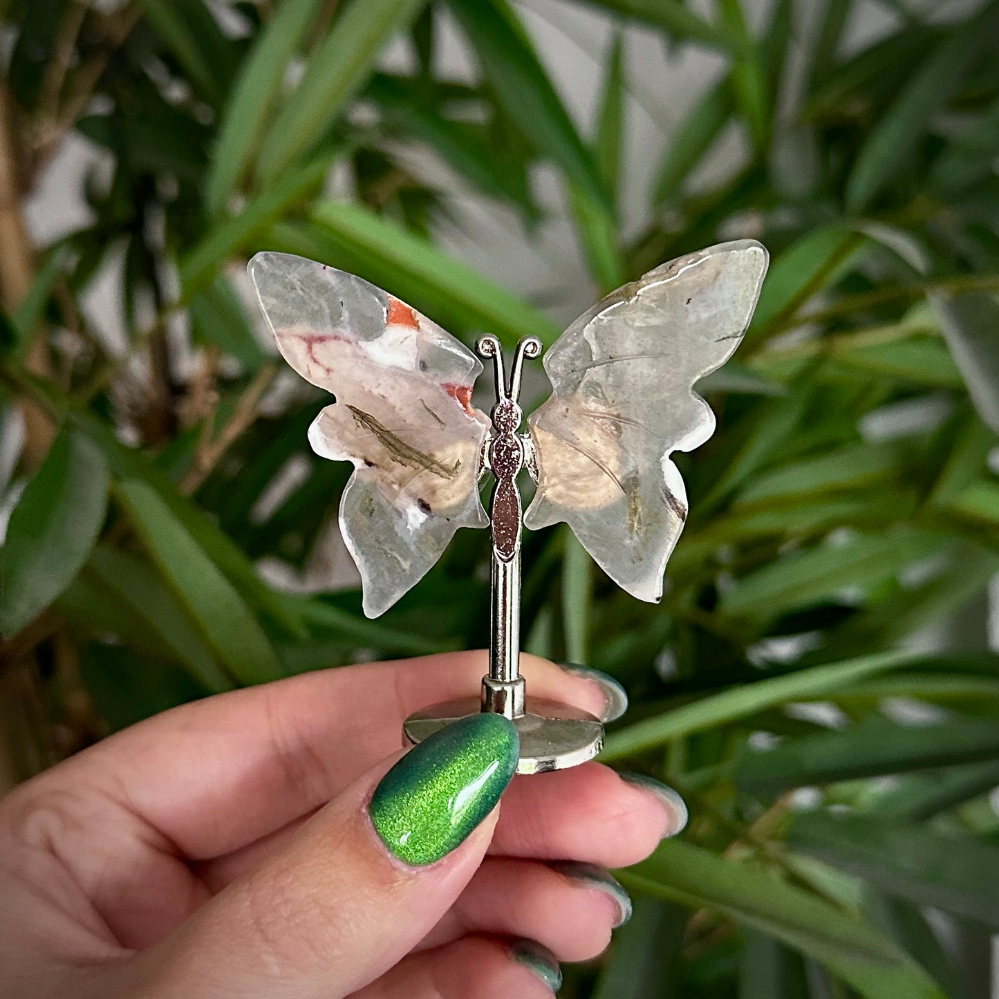 Kleine vlinder op standaard