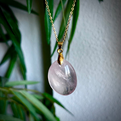 Rozenkwarts kettinghangers - goud