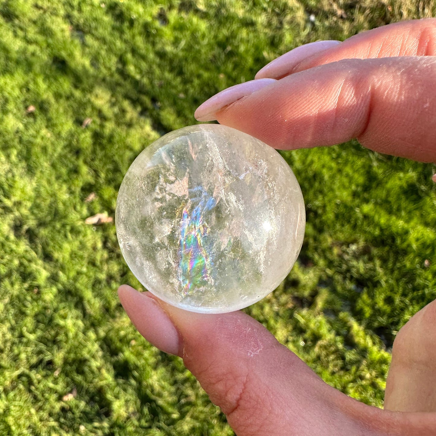 Bergkristal bol met regenboogjes