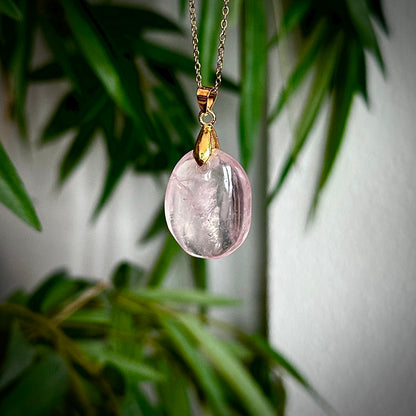 Rozenkwarts kettinghangers - goud