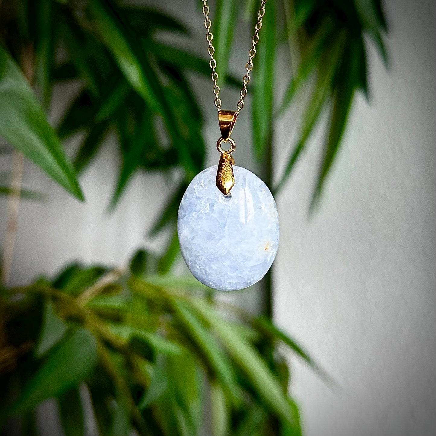 Blauwe calciet kettinghangers - goud