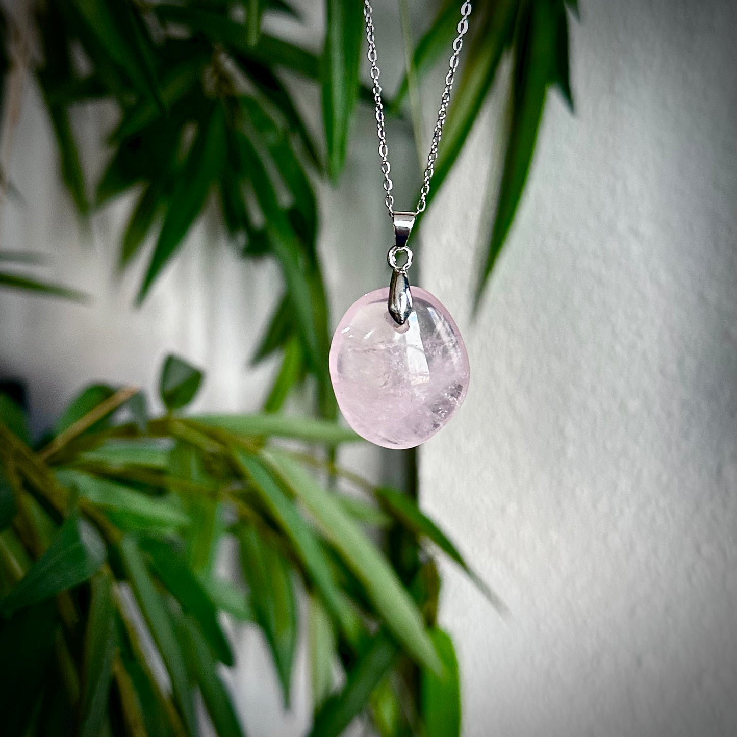 Rozenkwarts kettinghangers - zilver