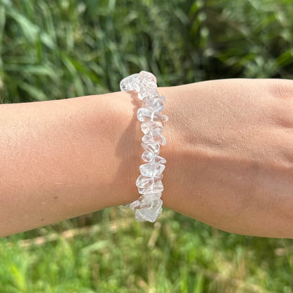 Bergkristal grove chip armband