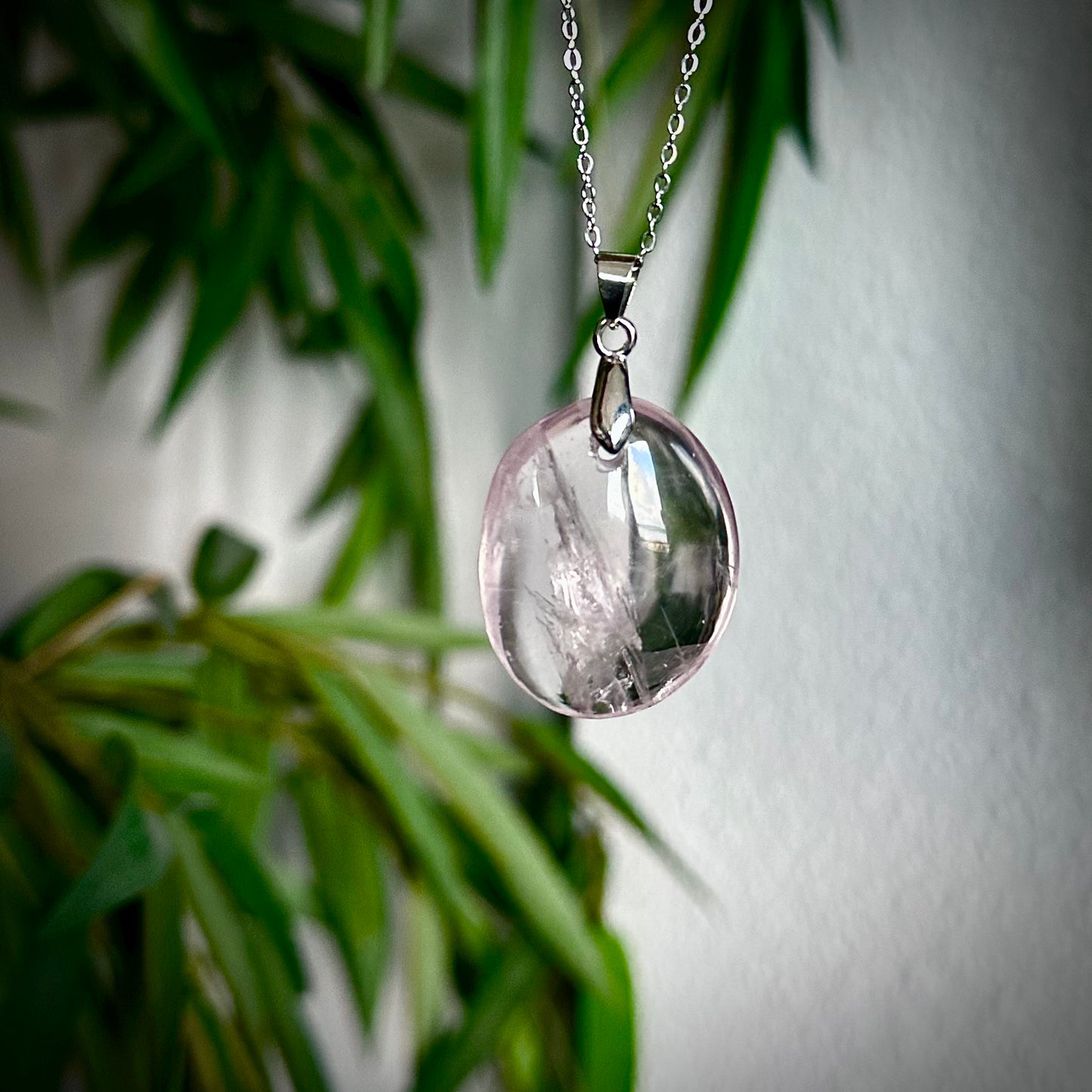 Rozenkwarts kettinghangers - zilver