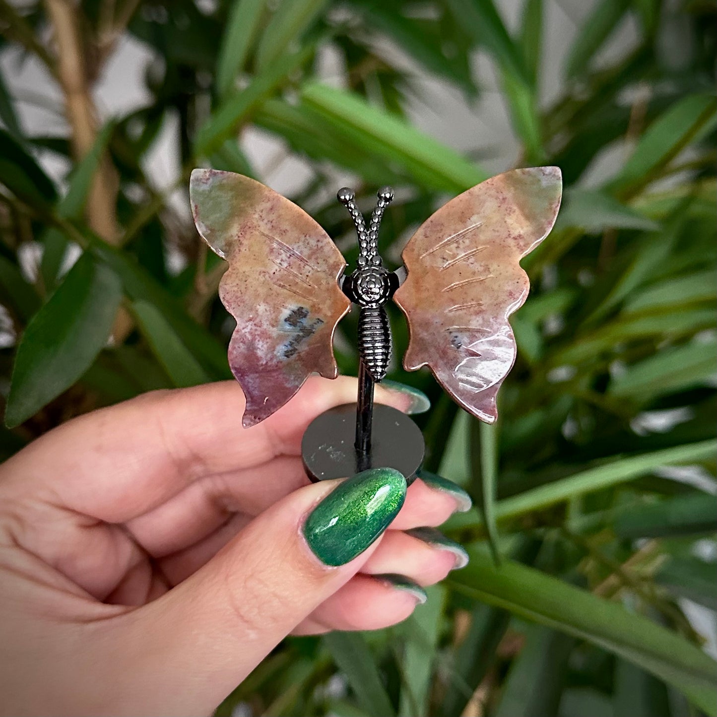 Kleine vlinder op standaard