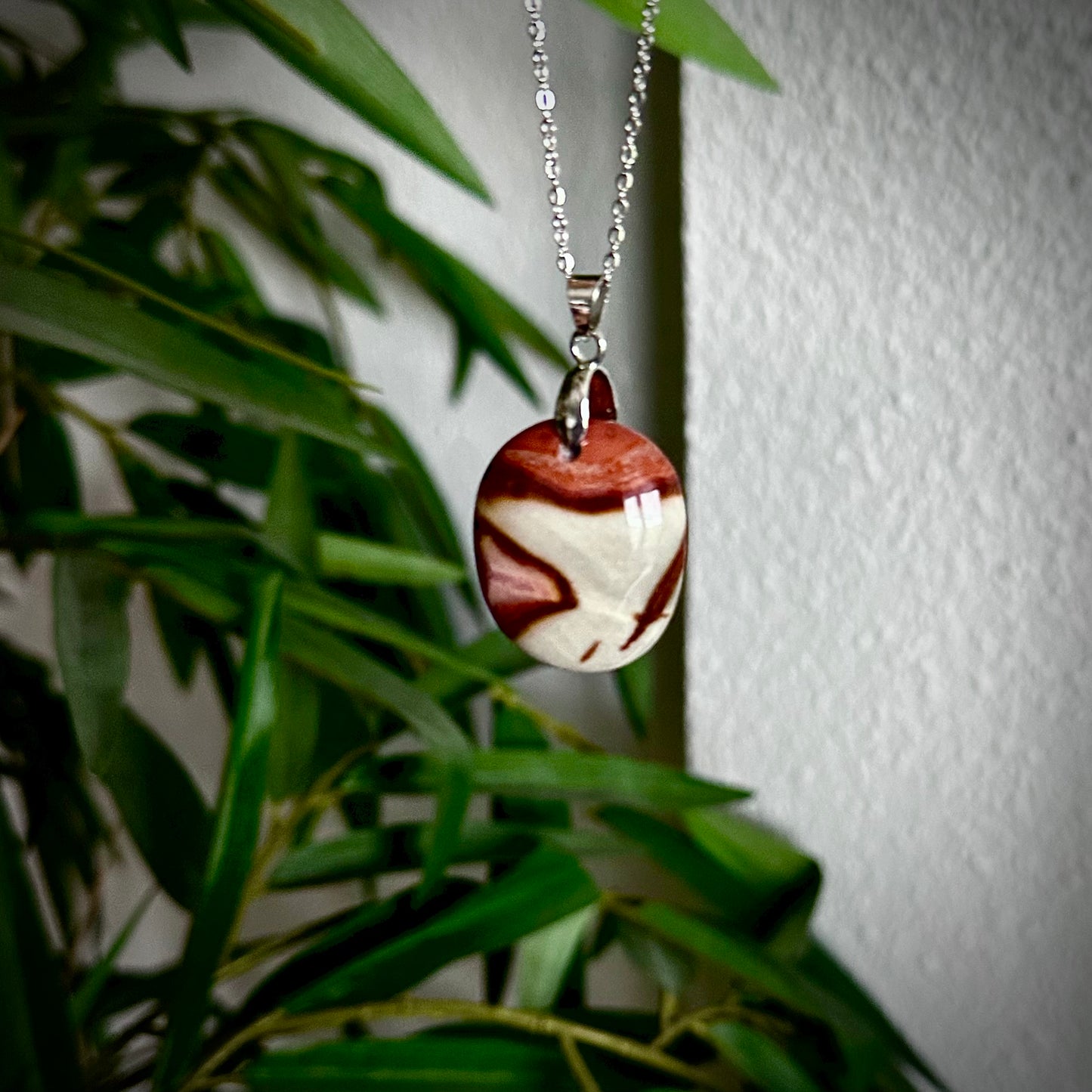 Polychroom jaspis kettinghangers - zilver