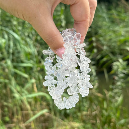 Bergkristal grove chip armband