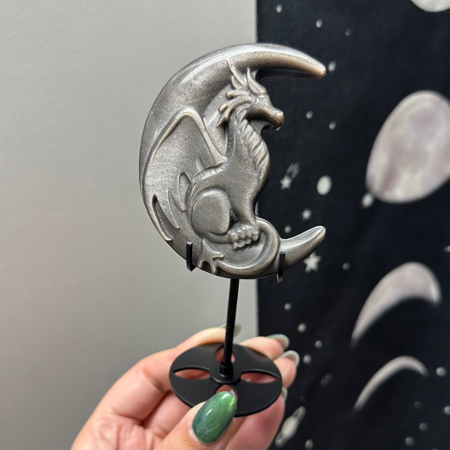 Zilver obsidiaan draak op maan