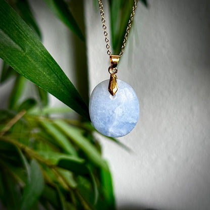 Blauwe calciet kettinghangers - goud