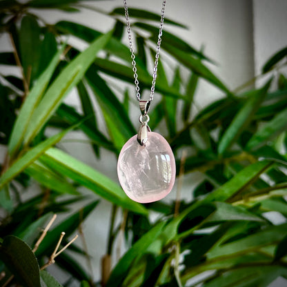 Rozenkwarts kettinghangers - zilver