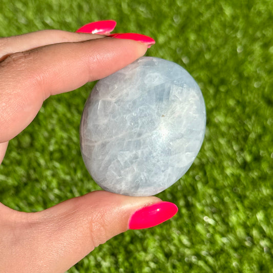 Blauwe calciet handsteen #145