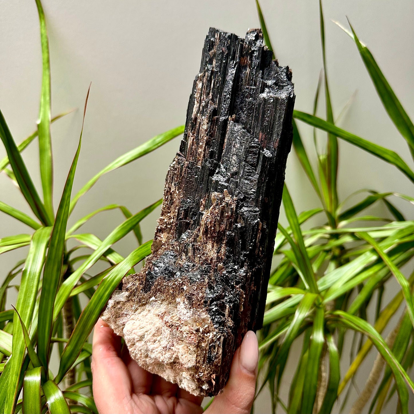 Zwarte toermalijn met mica #147