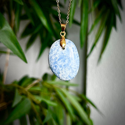 Blauwe calciet kettinghangers - goud