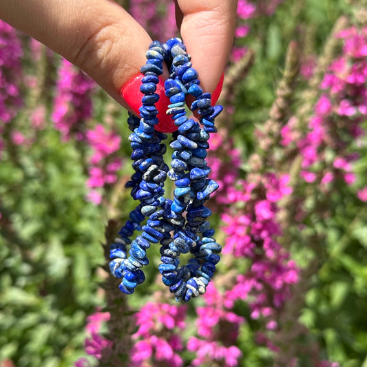 Lapis lazuli chip armband