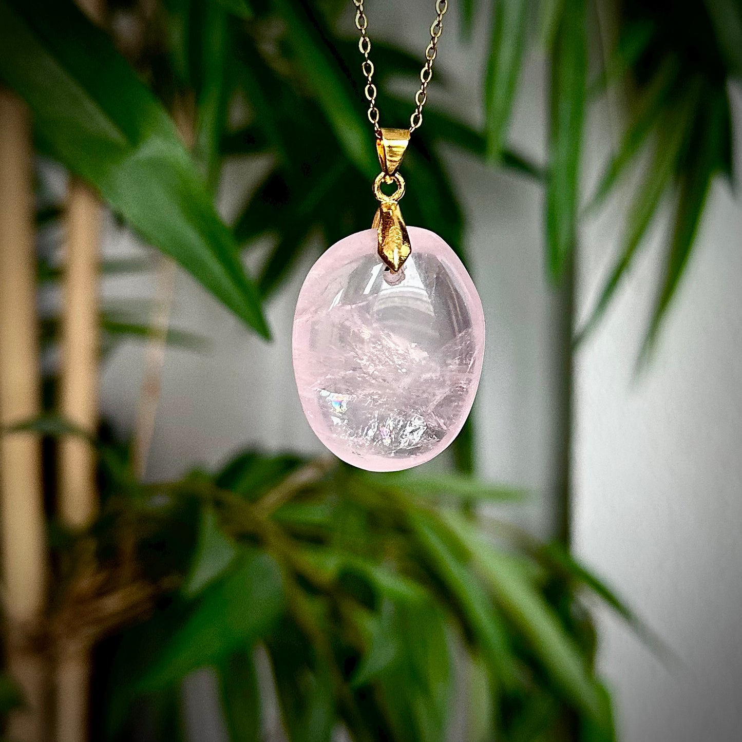 Rozenkwarts kettinghangers - goud