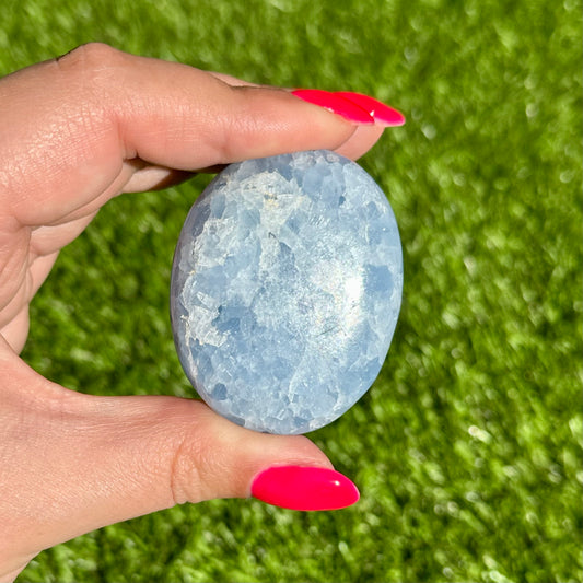 Blauwe calciet handsteen #144