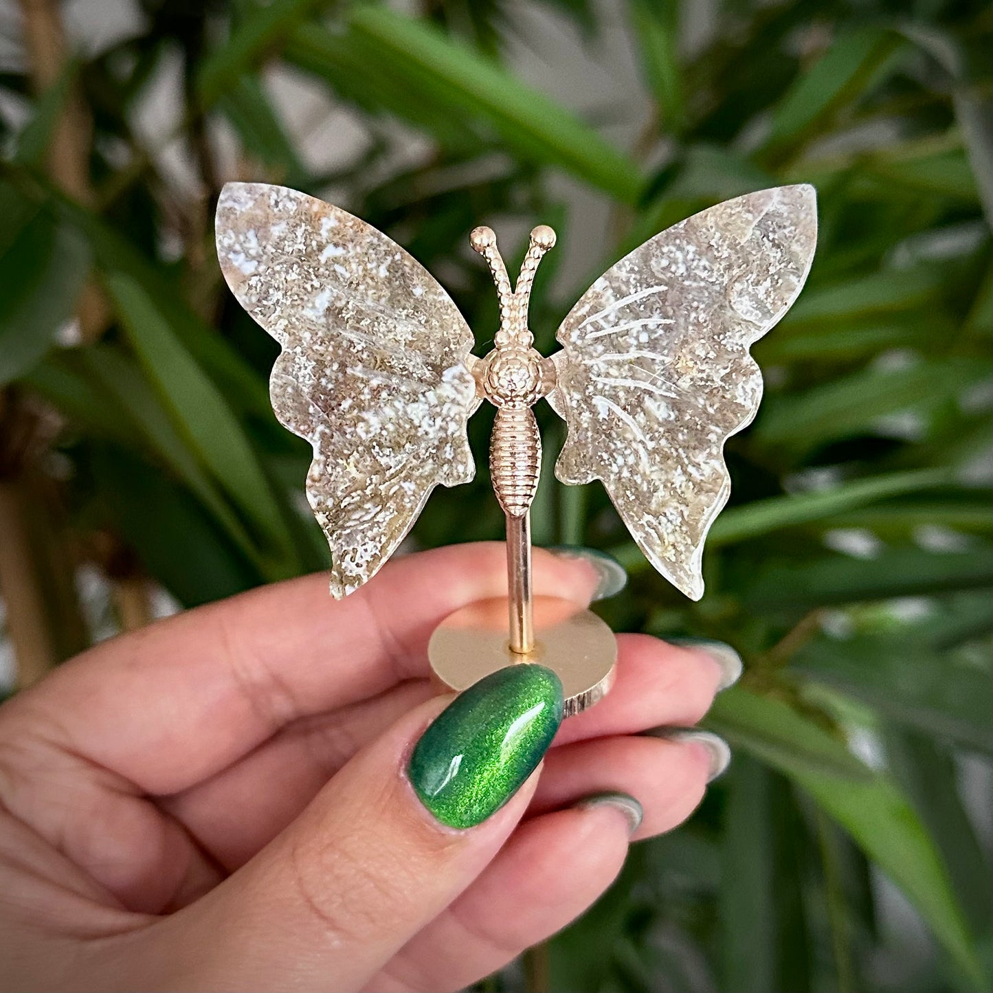 Kleine vlinder op standaard