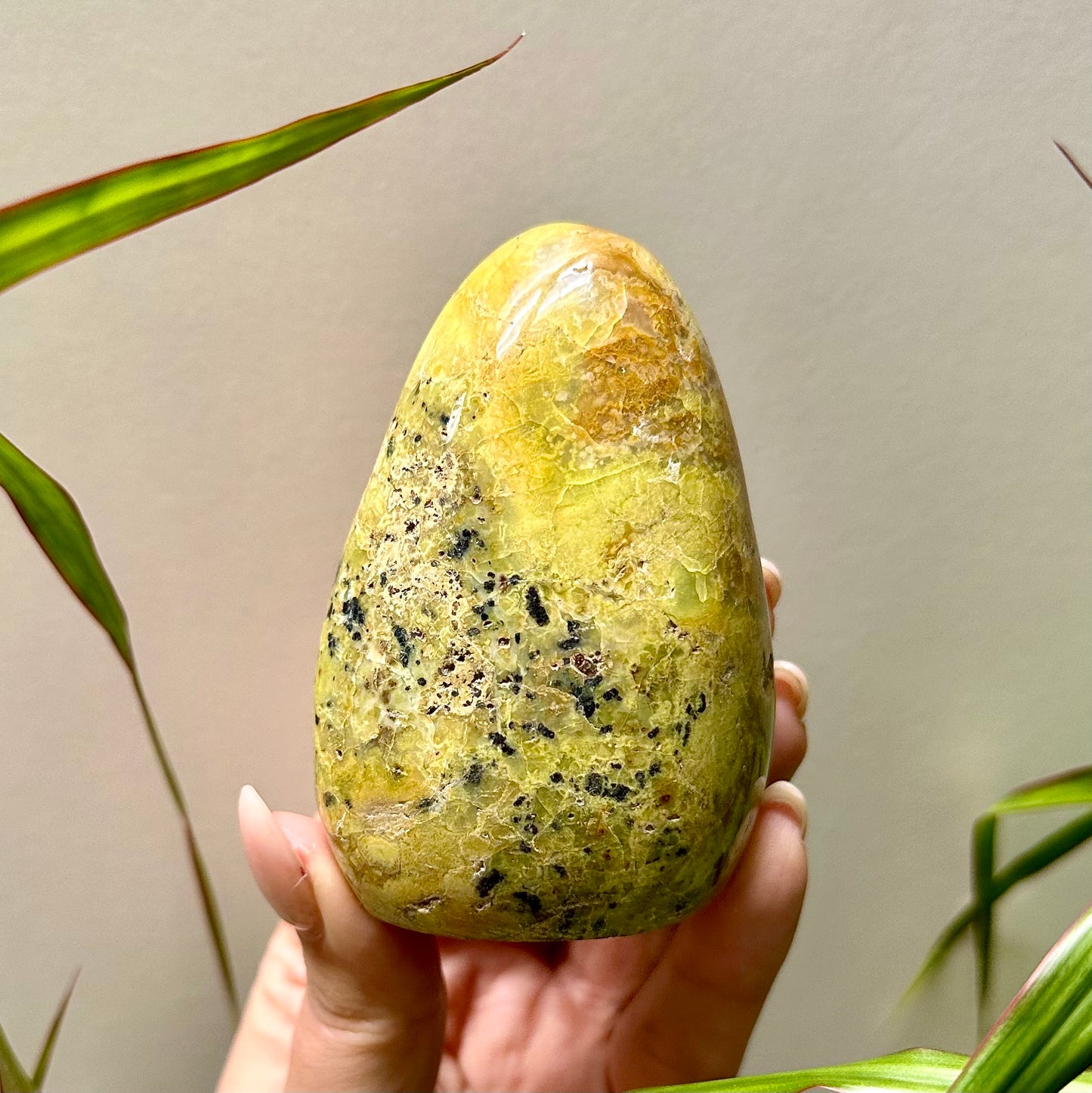 Groene opaal sculptuur #43