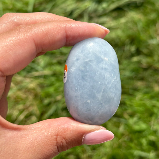 Blauwe calciet handsteen #87