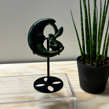 Groene jade elfje op maan