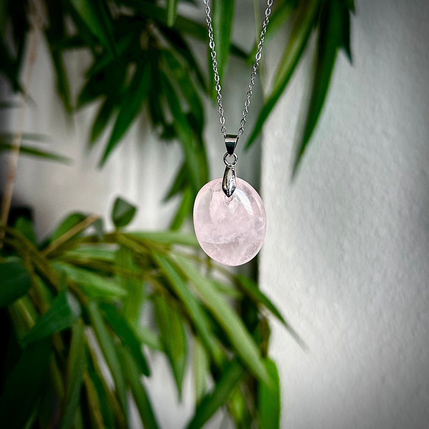 Rozenkwarts kettinghangers - zilver