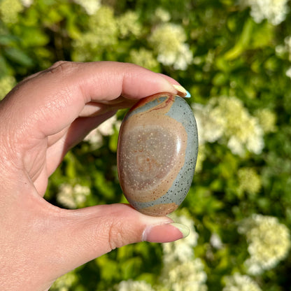 Polychroom jaspis handsteen #174