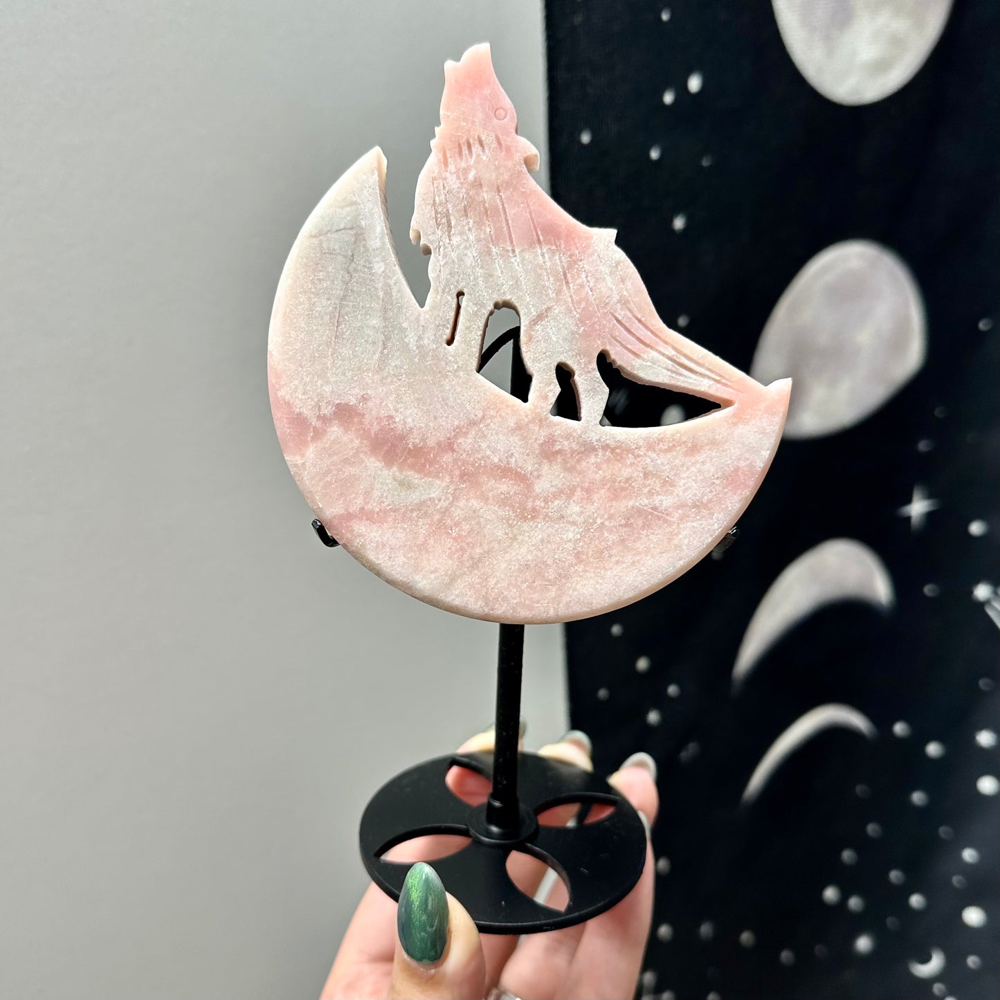 Roze Andes opaal wolf op maan