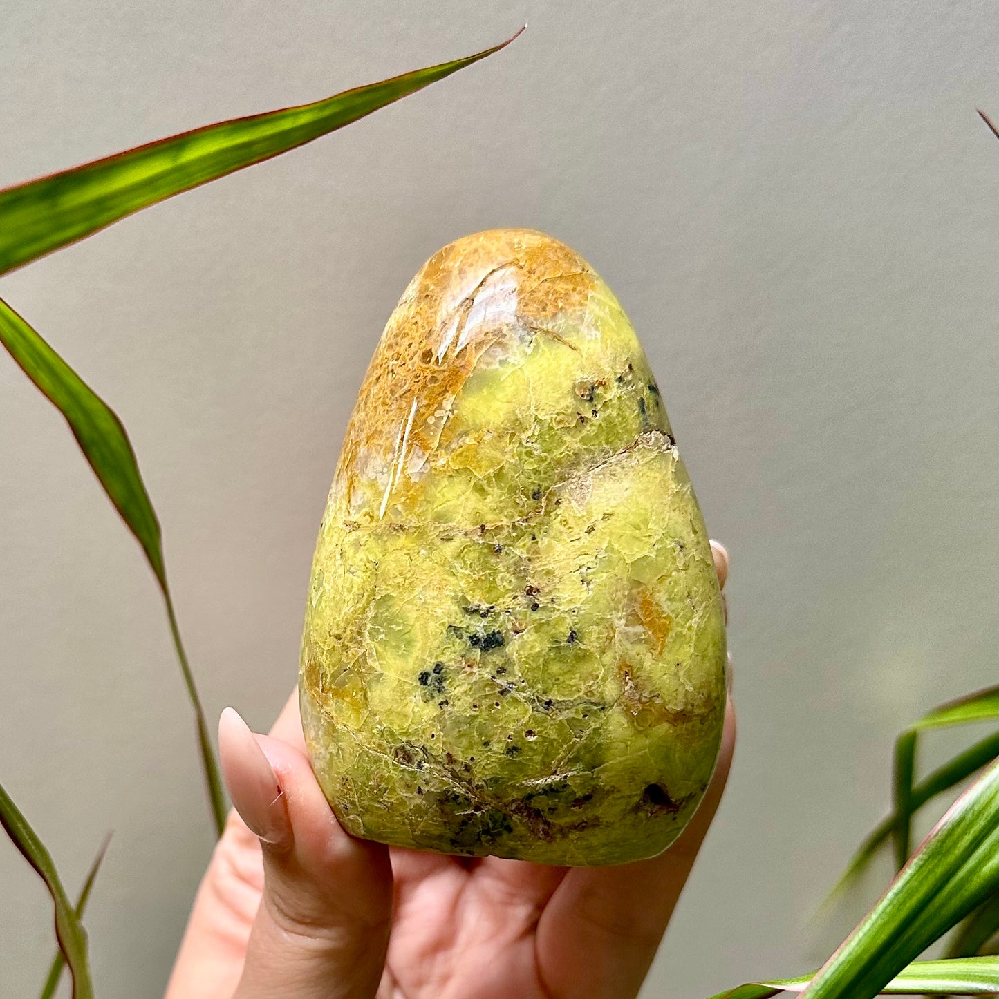 Groene opaal sculptuur #43