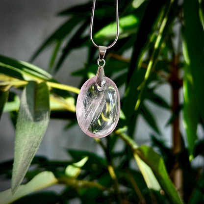 Rozenkwarts kettinghangers - zilver