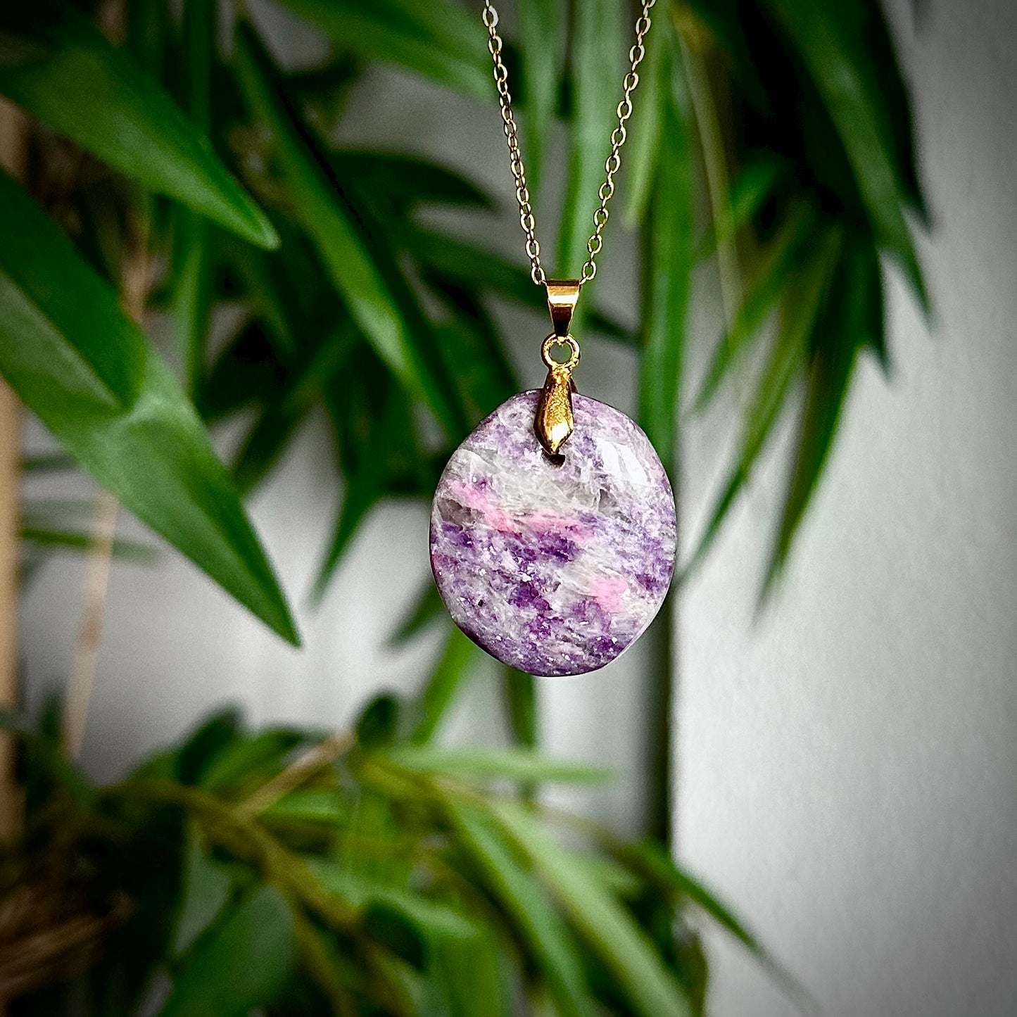 Lepidoliet kettinghangers - goud