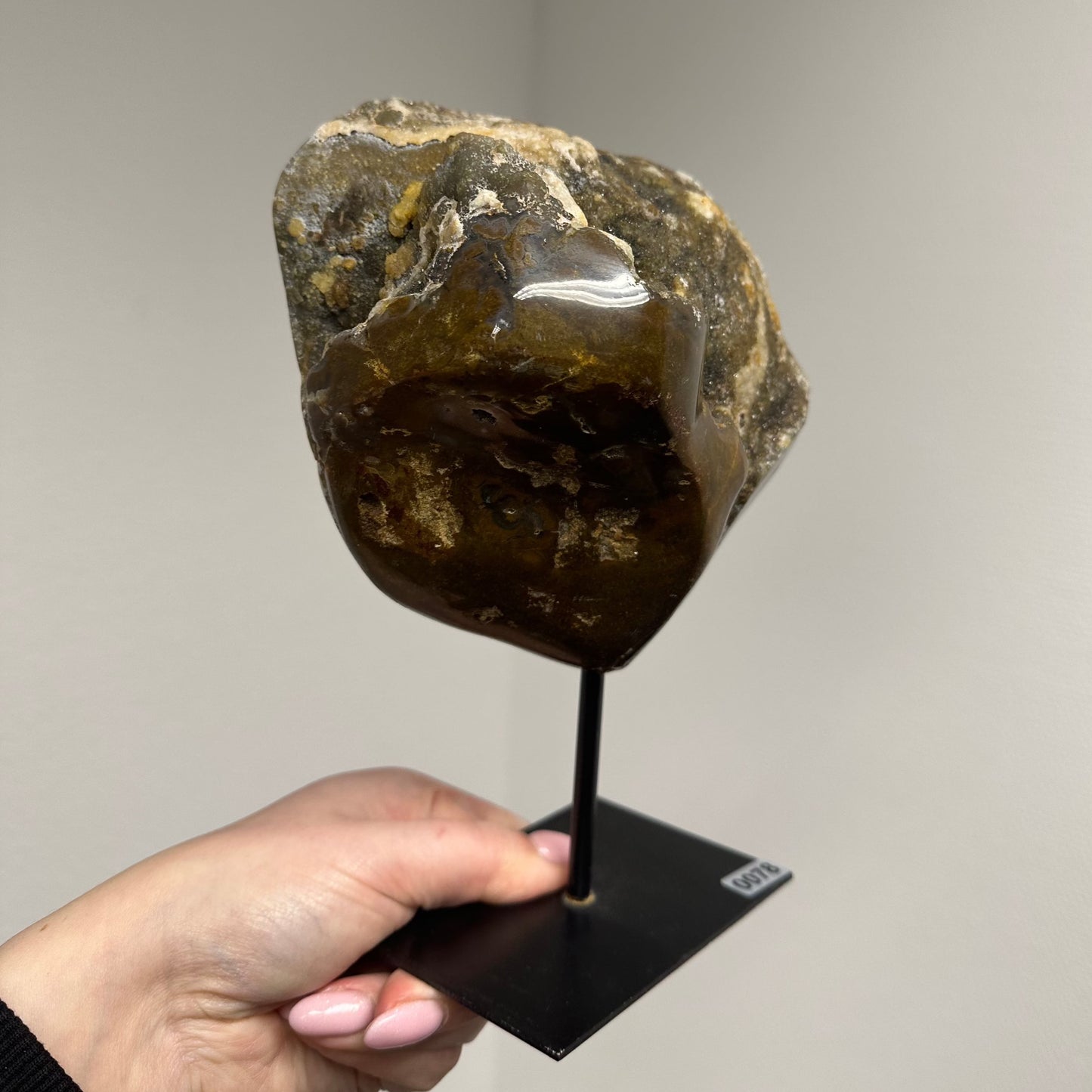 Agaat met druzy op standaard #78