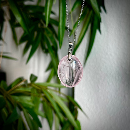 Rozenkwarts kettinghangers - zilver