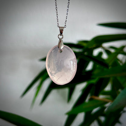 Rozenkwarts kettinghangers - zilver