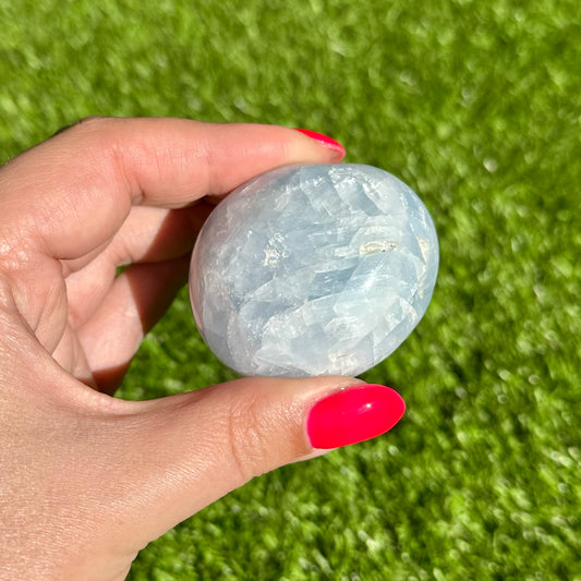 Blauwe calciet handsteen #148