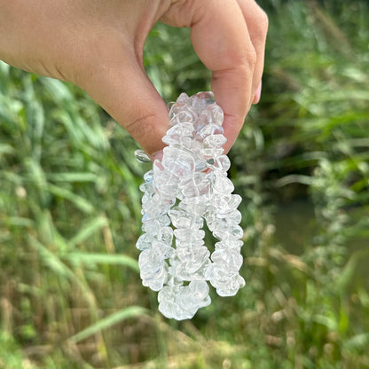 Bergkristal grove chip armband