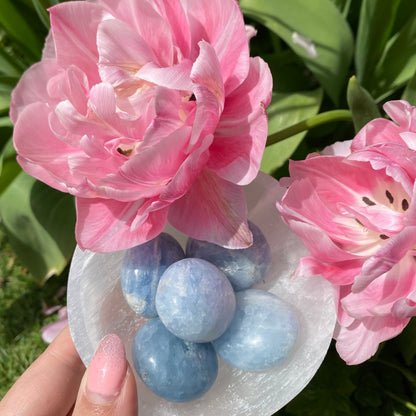 Blauwe calciet mini handsteen