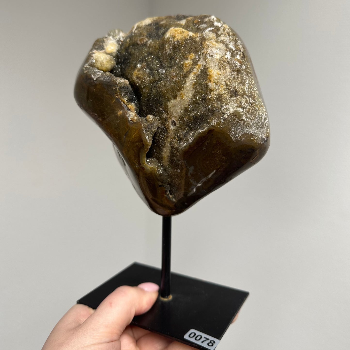 Agaat met druzy op standaard #78