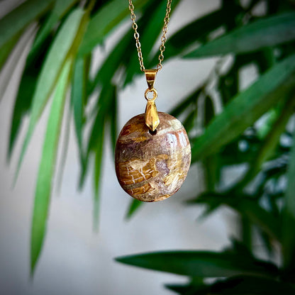 Versteend hout kettinghangers - goud