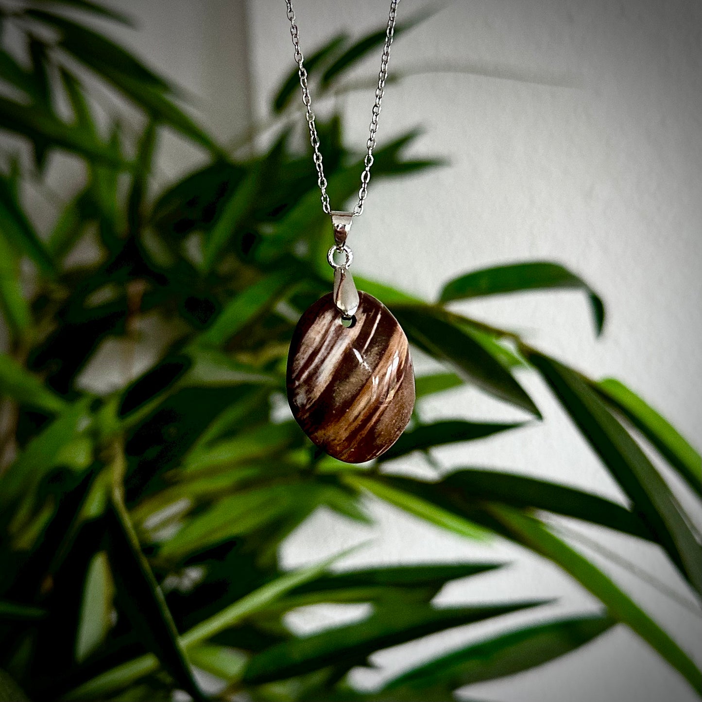 Versteend hout kettinghangers - zilver