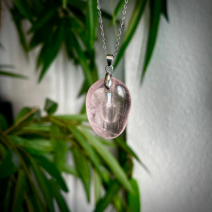 Rozenkwarts kettinghangers - zilver