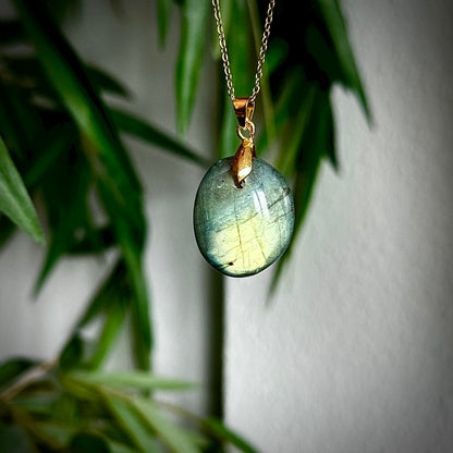 Labradoriet kettinghangers - goud