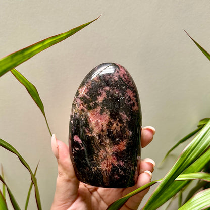 Rhodoniet sculptuur #39