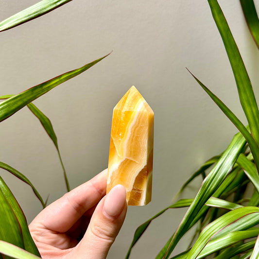 Oranje calciet torens